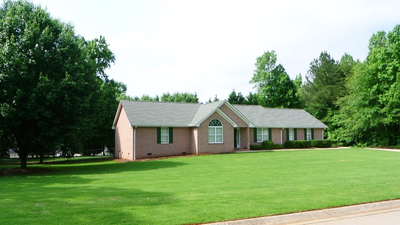 7165 Cedar Hill Dr, Gainesville, GA 30507 photo 1