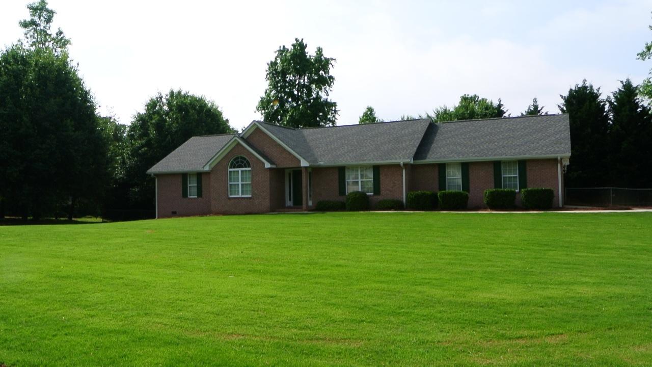 7165 Cedar Hill Dr, Gainesville, GA 30507 photo 3