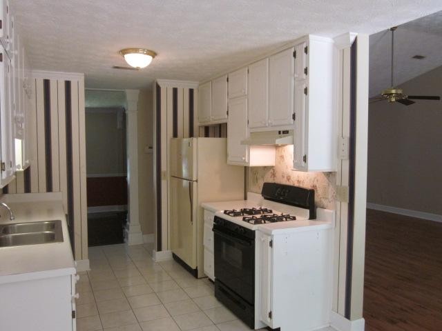 11665 Matthews Trl, Hampton, GA 30228 photo 9