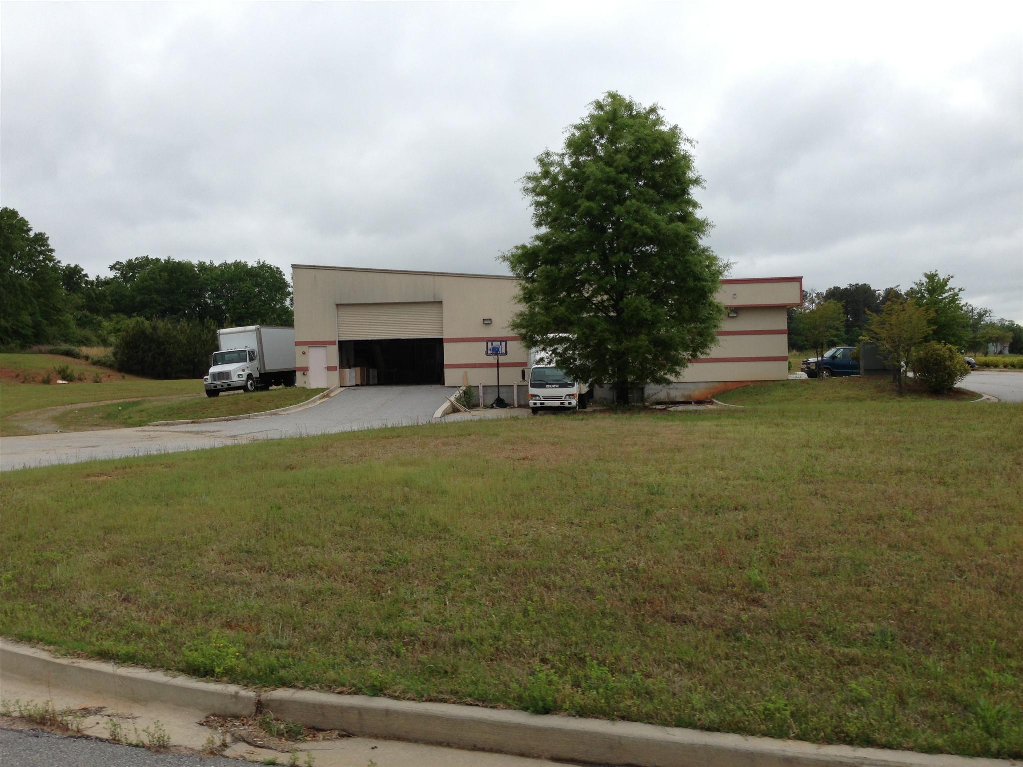 881 Royal Park Dr, Monroe, GA 30655 photo 8