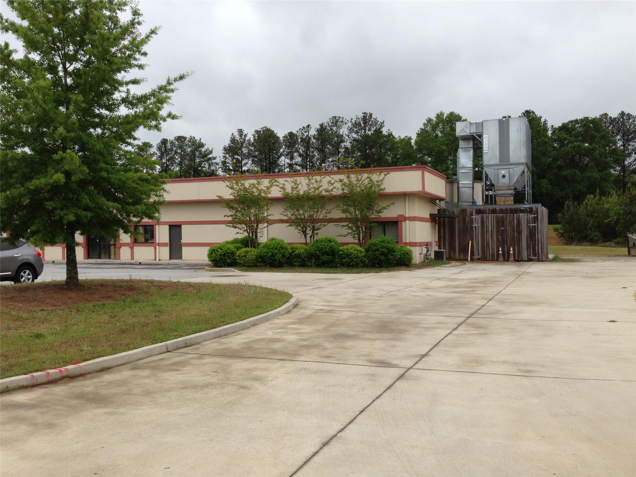 881 Royal Park Dr, Monroe, GA 30655 photo 3