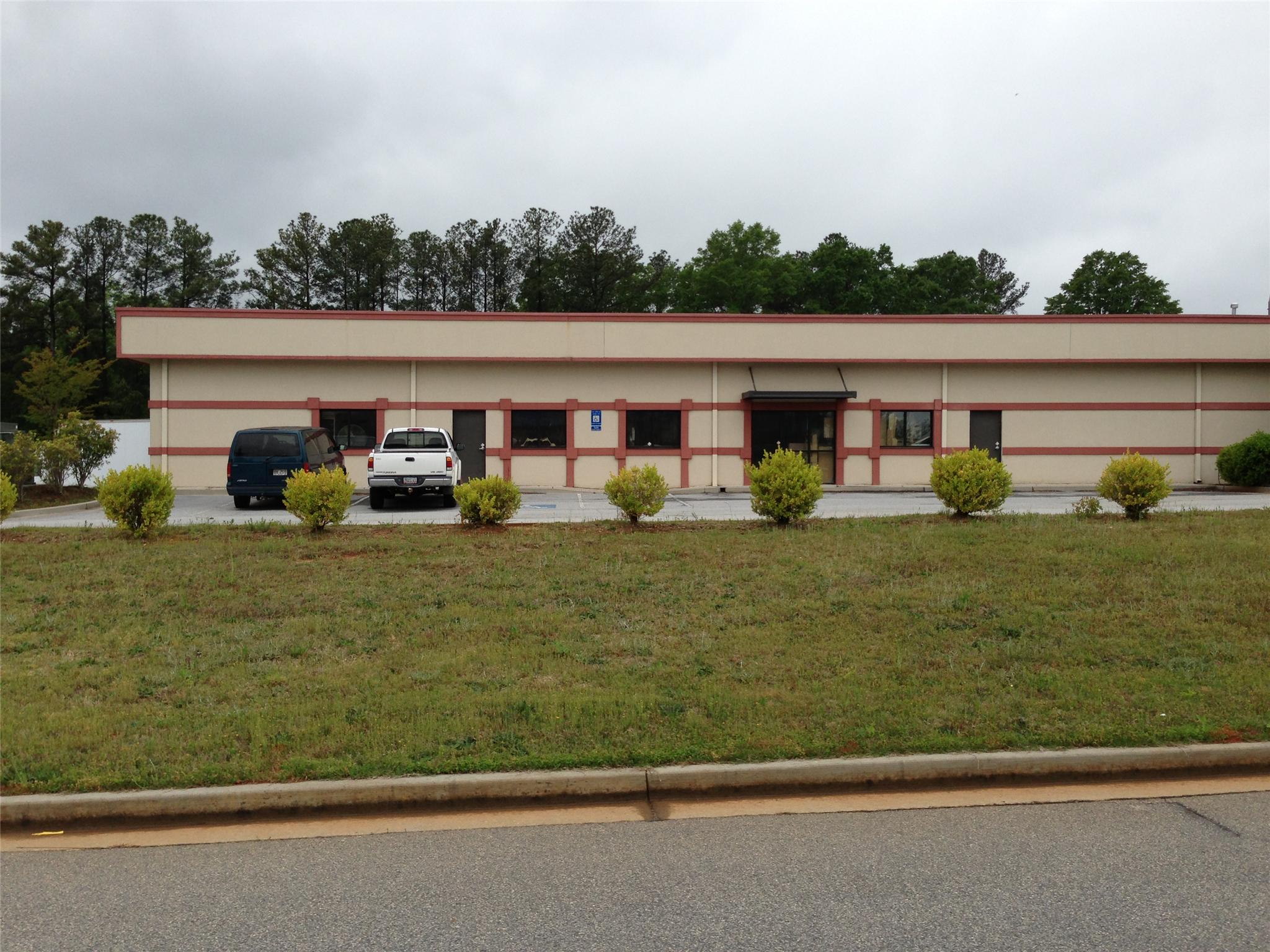 881 Royal Park Dr, Monroe, GA 30655 photo 2