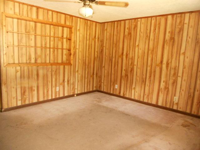 397 Castle Ave, Winder, GA 30680 photo 3