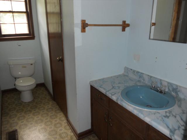 397 Castle Ave, Winder, GA 30680 photo 9