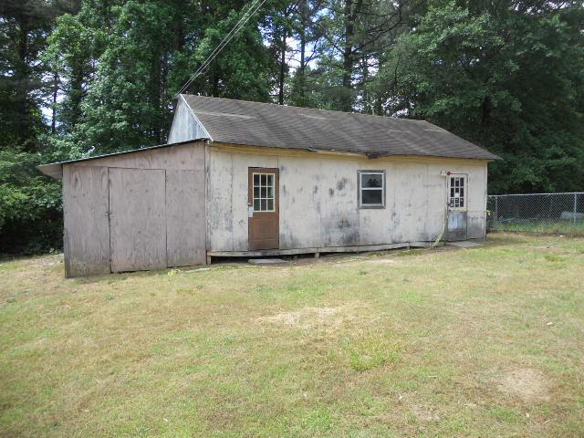 397 Castle Ave, Winder, GA 30680 photo 13