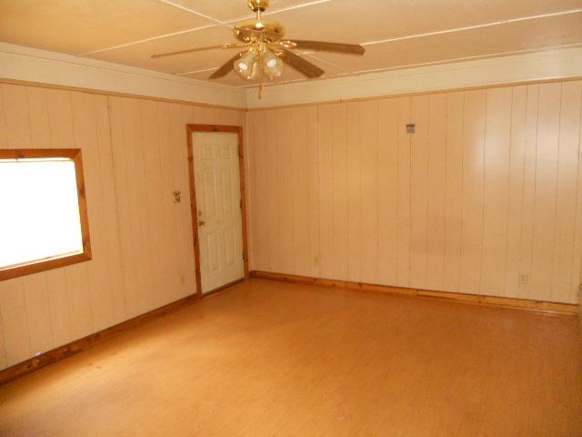 397 Castle Ave, Winder, GA 30680 photo 8