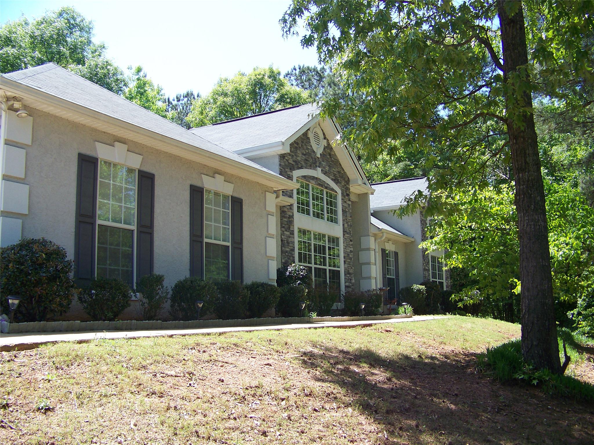 159 Lakemont, Lagrange, GA 30240 photo 2