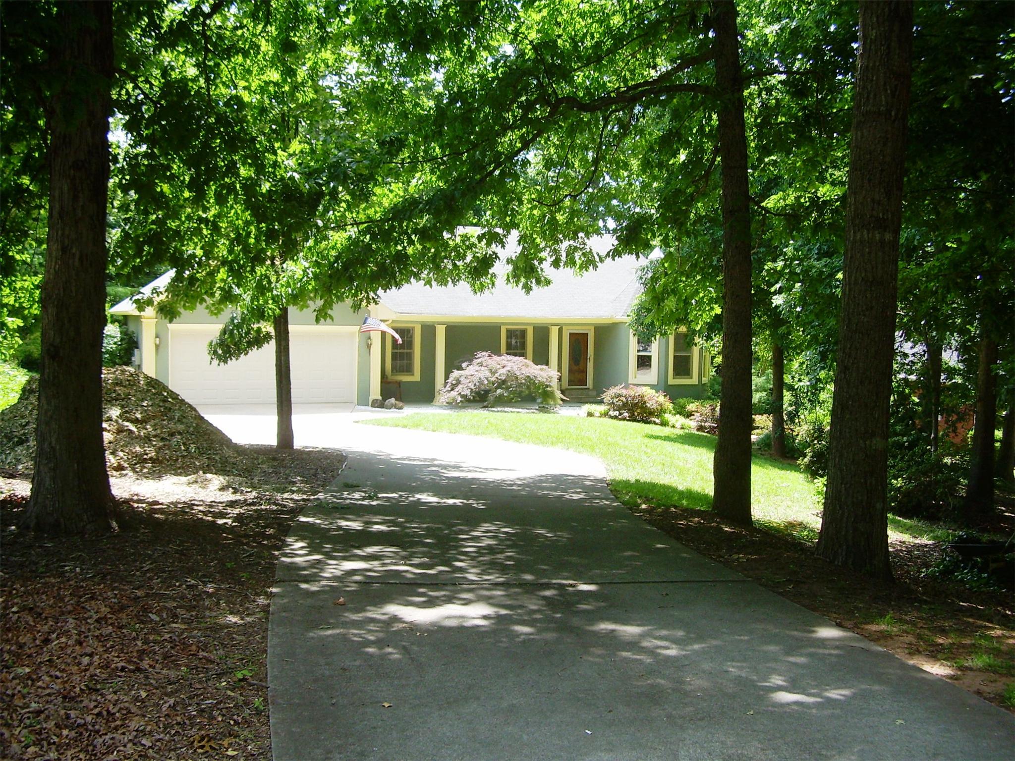 5561 Stone Trce, Gainesville, GA 30504 photo 2