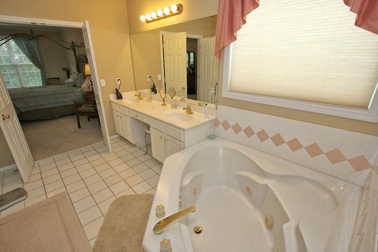 605 Ruby Forest Pkwy, Suwanee, GA 30024 photo 15