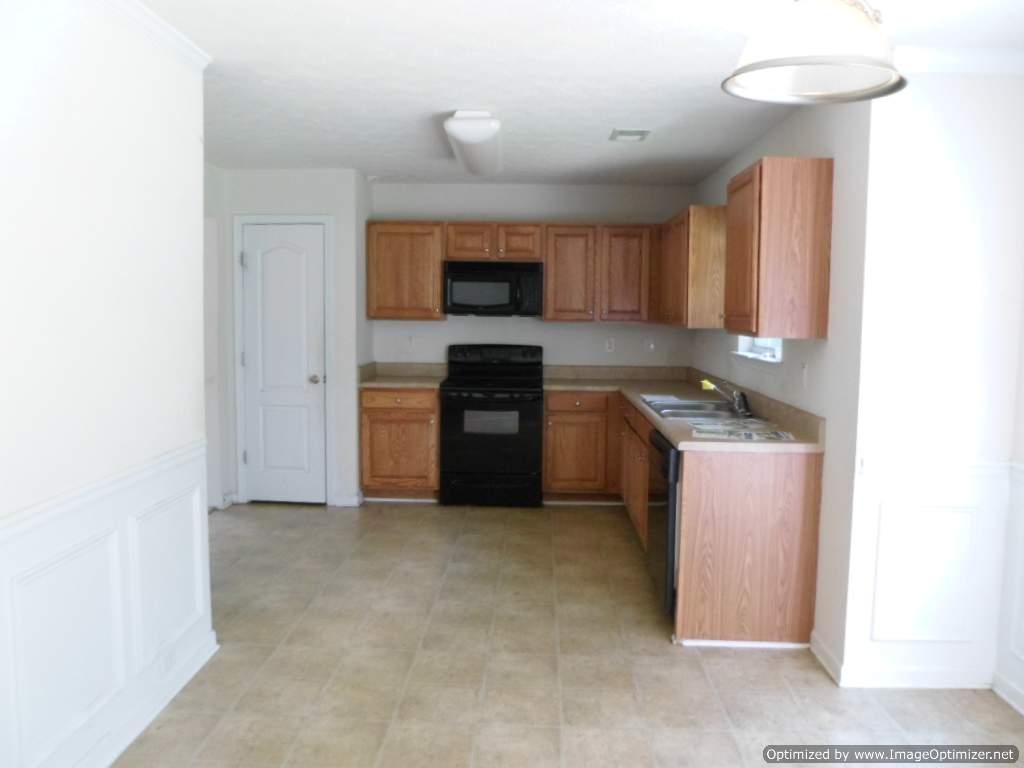 6536 W Meyer Ct, Morrow, GA 30260 photo 2