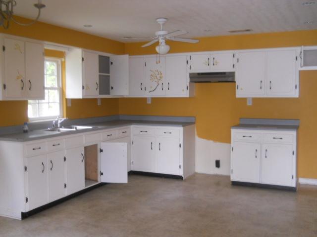 209 S River St, Claxton, GA 30417 photo 3