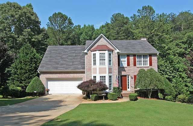92 Saint Aurics Dr, Suwanee, GA 30024 photo 1