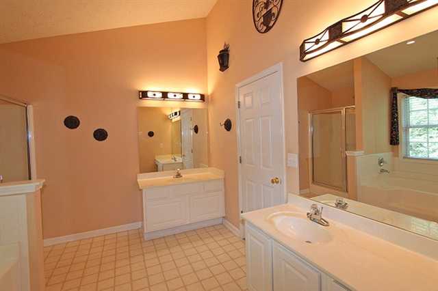 92 Saint Aurics Dr, Suwanee, GA 30024 photo 14