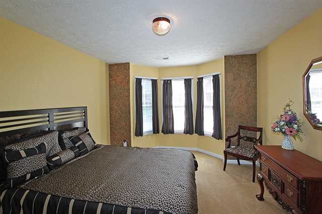 92 Saint Aurics Dr, Suwanee, GA 30024 photo 17