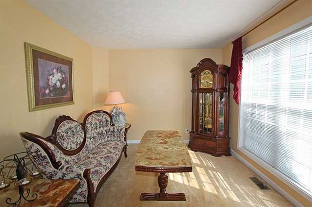 92 Saint Aurics Dr, Suwanee, GA 30024 photo 4