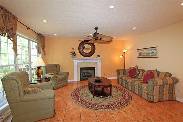 92 Saint Aurics Dr, Suwanee, GA 30024 photo 6