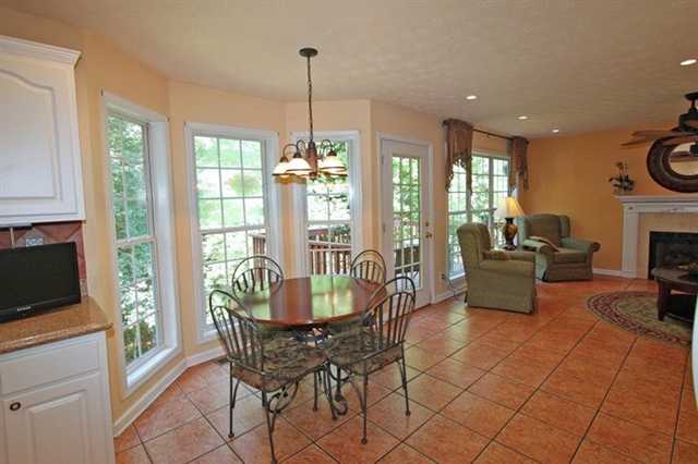 92 Saint Aurics Dr, Suwanee, GA 30024 photo 11