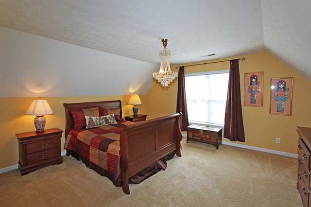 92 Saint Aurics Dr, Suwanee, GA 30024 photo 16