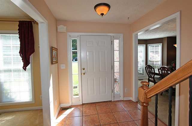 92 Saint Aurics Dr, Suwanee, GA 30024 photo 3