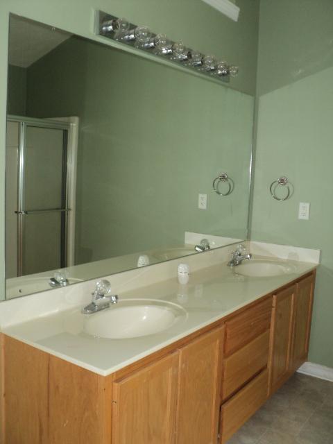 805 Long Leaf Cir, Winder, GA 30680 photo 9