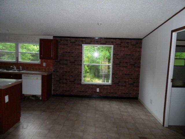192 Thomas Rd, Waco, GA 30182 photo 4