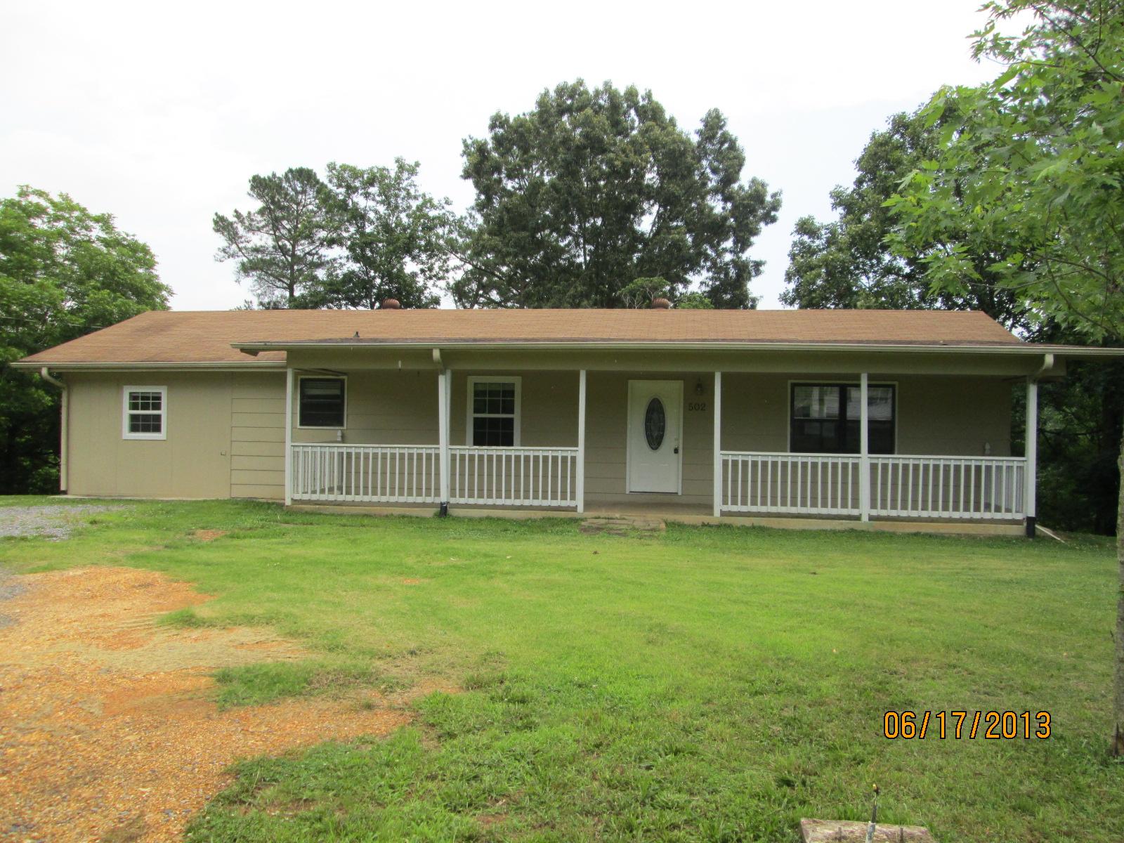 502 Moore Dr, Dalton, GA 30721 photo 1