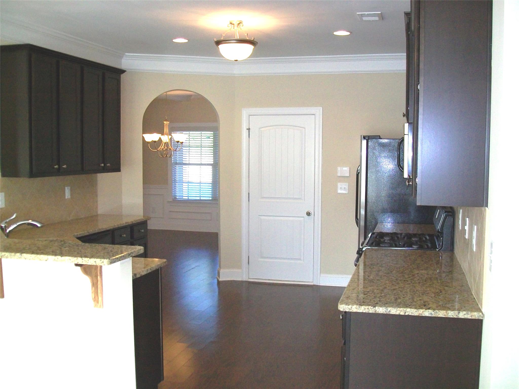 921 Damson Trl, Hampton, GA 30228 photo 4