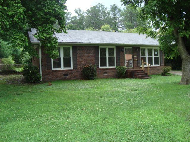735 Hillcrest Dr, Jackson, GA 30233 photo 1