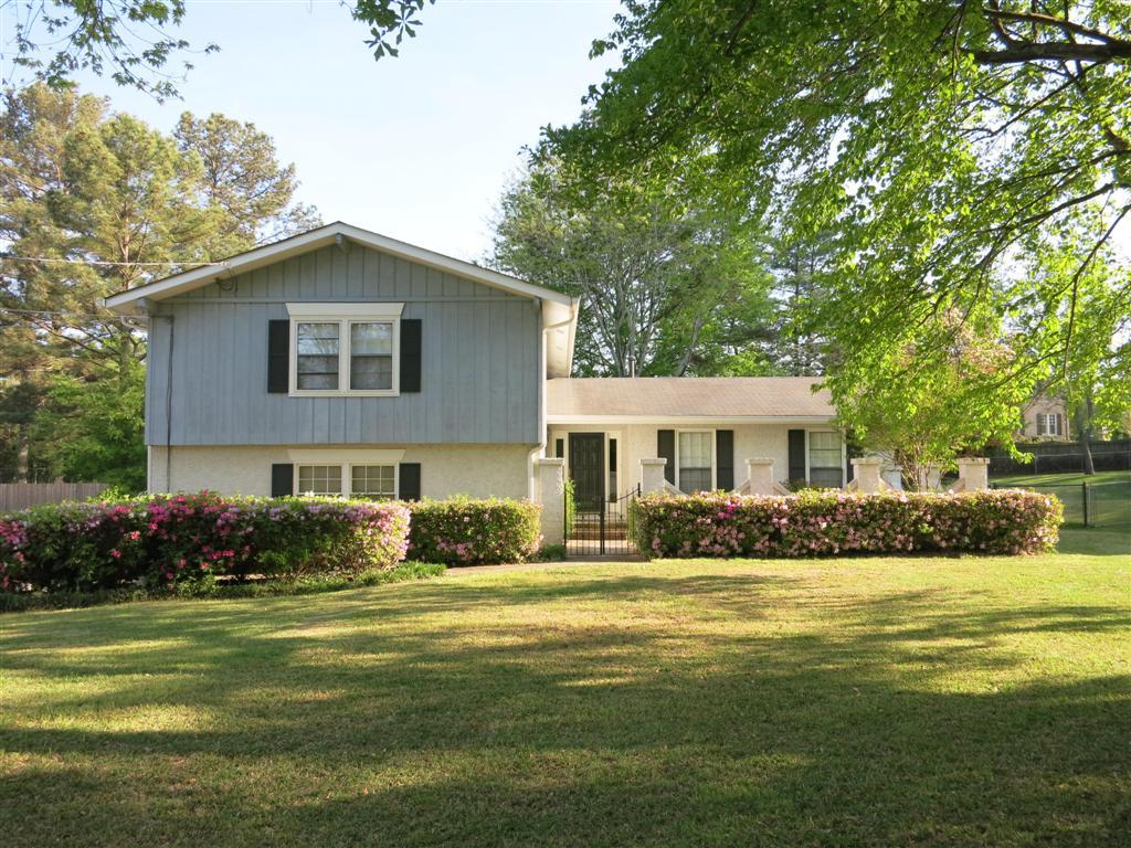 2836 Dellinger Dr, Marietta, GA 30062 photo 1