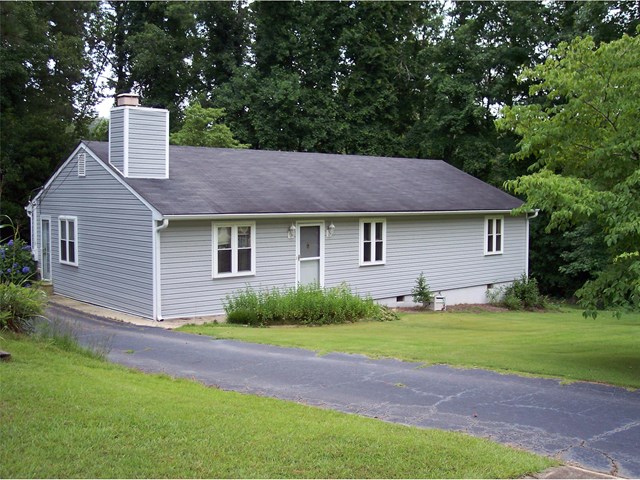 202 W Lakeview Dr, Lagrange, GA 30240 photo 1