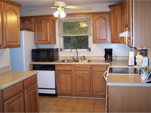 202 W Lakeview Dr, Lagrange, GA 30240 photo 4