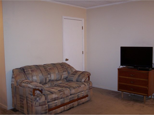 202 W Lakeview Dr, Lagrange, GA 30240 photo 3