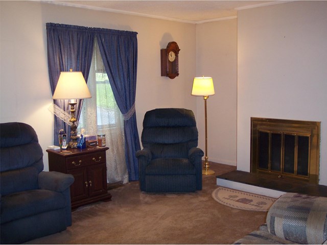 202 W Lakeview Dr, Lagrange, GA 30240 photo 2