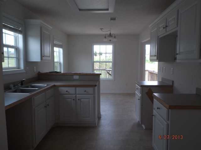 968 Haymon Dr, Winder, GA 30680 photo 3