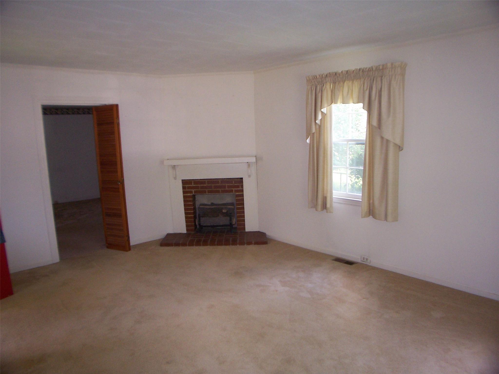 1103 Elm St, Lagrange, GA 30240 photo 3