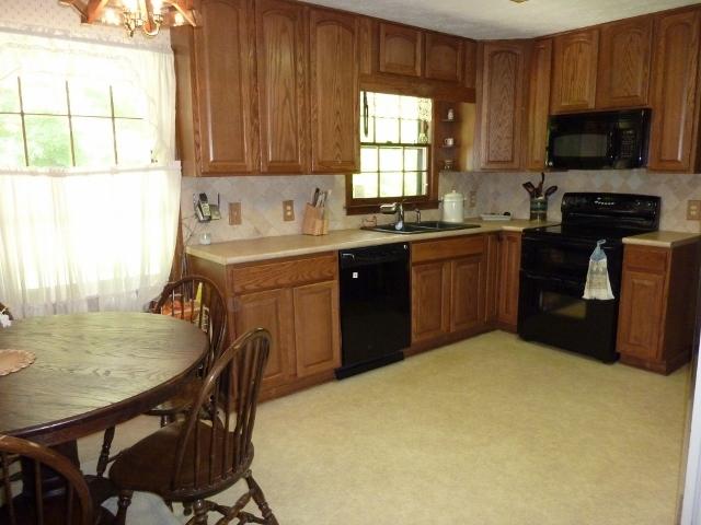 1661 Eldonlas Ct, Stone Mountain, GA 30087 photo 8