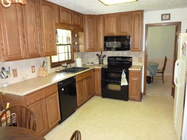 1661 Eldonlas Ct, Stone Mountain, GA 30087 photo 7