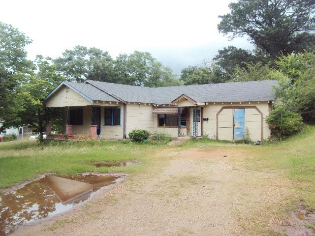 124 Glenda Dr, Lagrange, GA 30241 photo 1