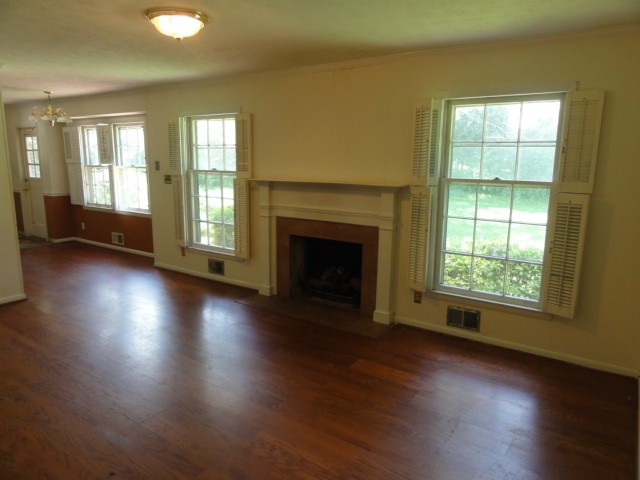 205 Larcom Ln, Griffin, GA 30224 photo 2