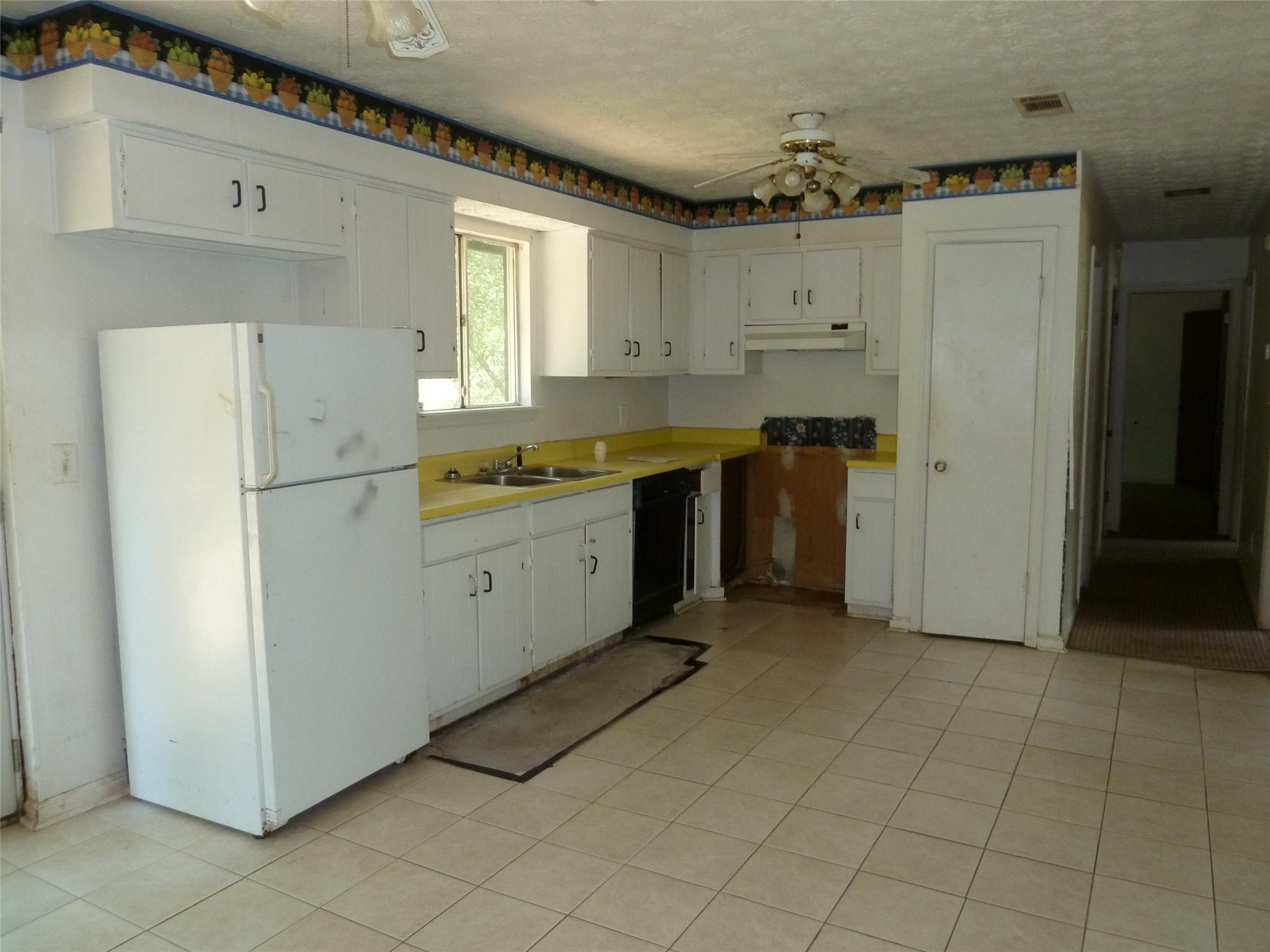 2881 Panther Ct, Rex, GA 30273 photo 4