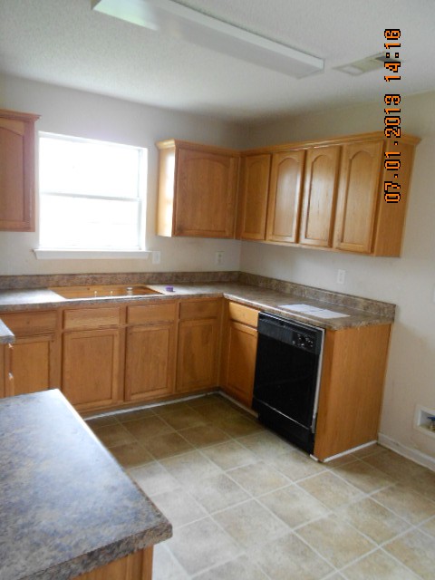3308 Waggoner Trl, Rex, GA 30273 photo 5