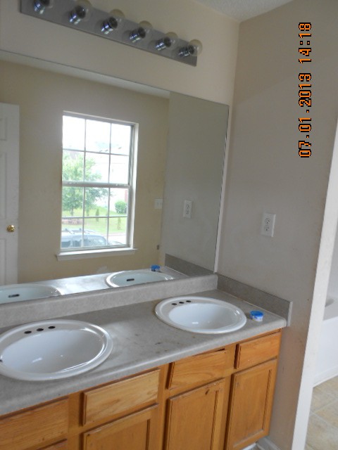 3308 Waggoner Trl, Rex, GA 30273 photo 11