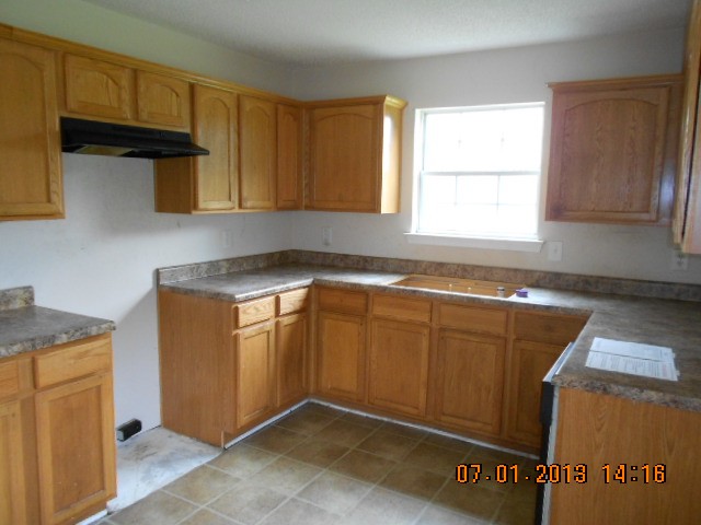 3308 Waggoner Trl, Rex, GA 30273 photo 4
