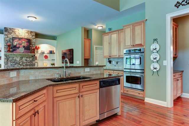 1020 Water View Ln, Suwanee, GA 30024 photo 4