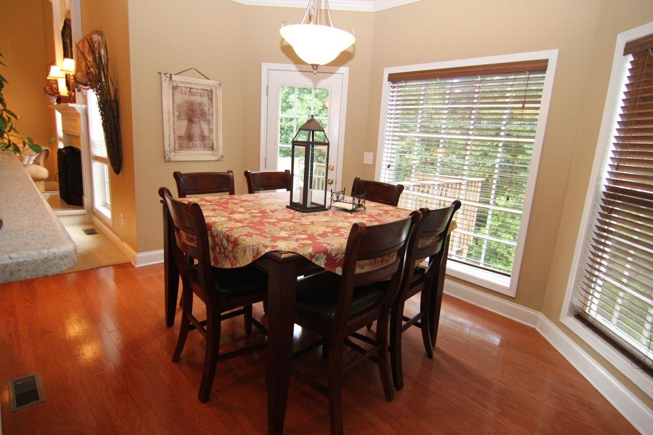 3940 Suwanee Bend Dr, Suwanee, GA 30024 photo 11