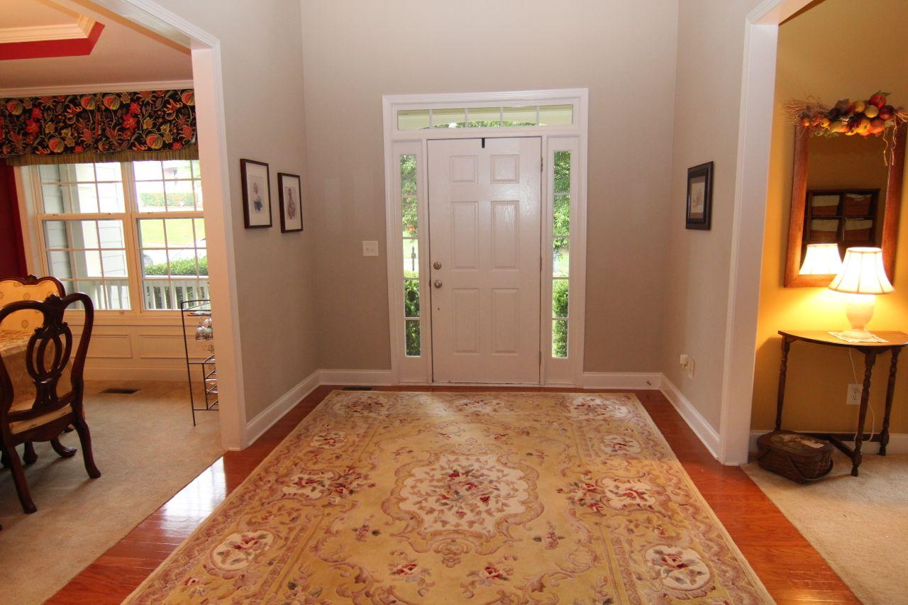 3940 Suwanee Bend Dr, Suwanee, GA 30024 photo 2