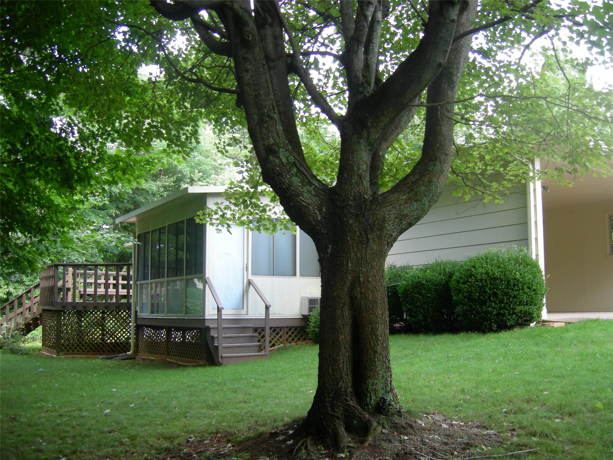 115 Cherokee Rd, Cornelia, GA 30531 photo 2