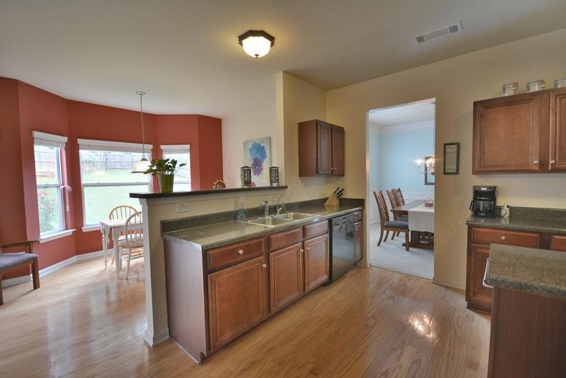 1260 Red Cedar Trl, Suwanee, GA 30024 photo 2