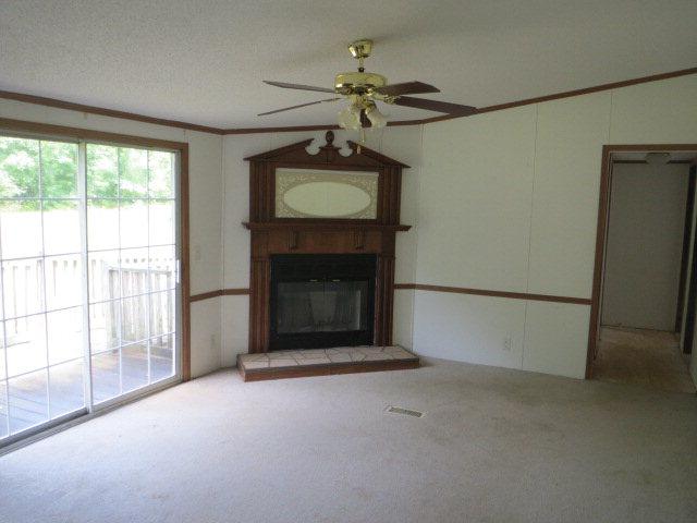 325 Kathleen Ct, Comer, GA 30629 photo 2