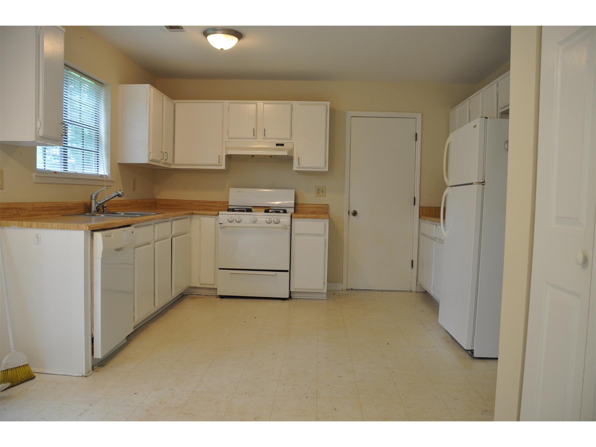 3245 Montheath Ct, Duluth, GA 30096 photo 2